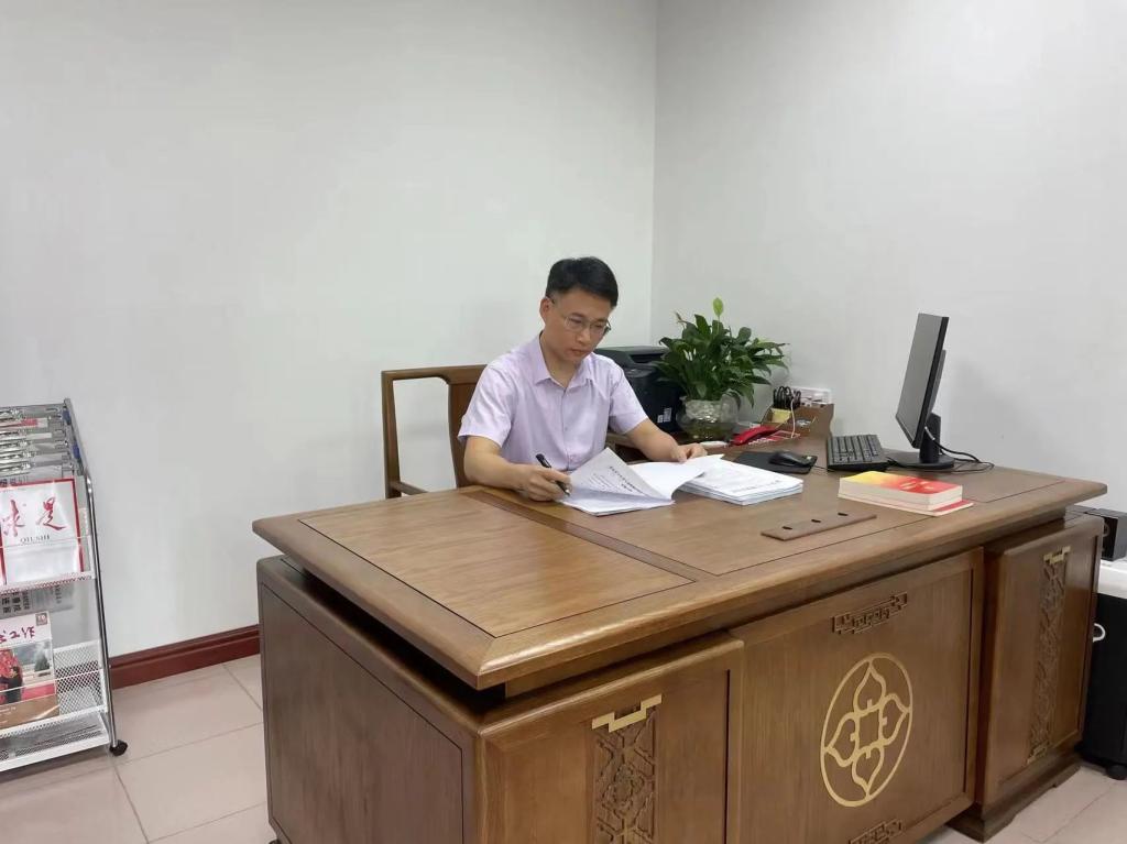 星空在线(中国)校友许云获评第六届  广东省“人民满意的公务员”称号