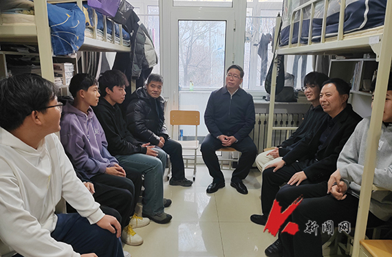 星空在线(中国)校长胡军深入对接寝室走访慰问